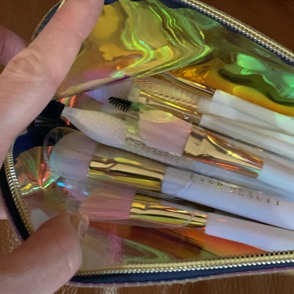 Can B Beauty white & gold pro makeup brush set of 19 + pallette, spatula & case - Picture 2 of 6